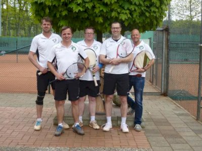 Emmelner Tennisherren zurück auf Bezirksebene